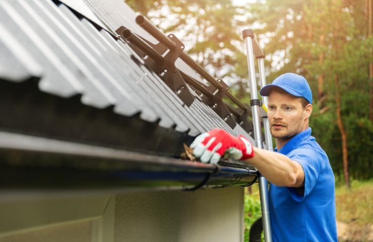 Gutter Cleaning in Lincoln Park, Chicago, IL – Trusted Local Service